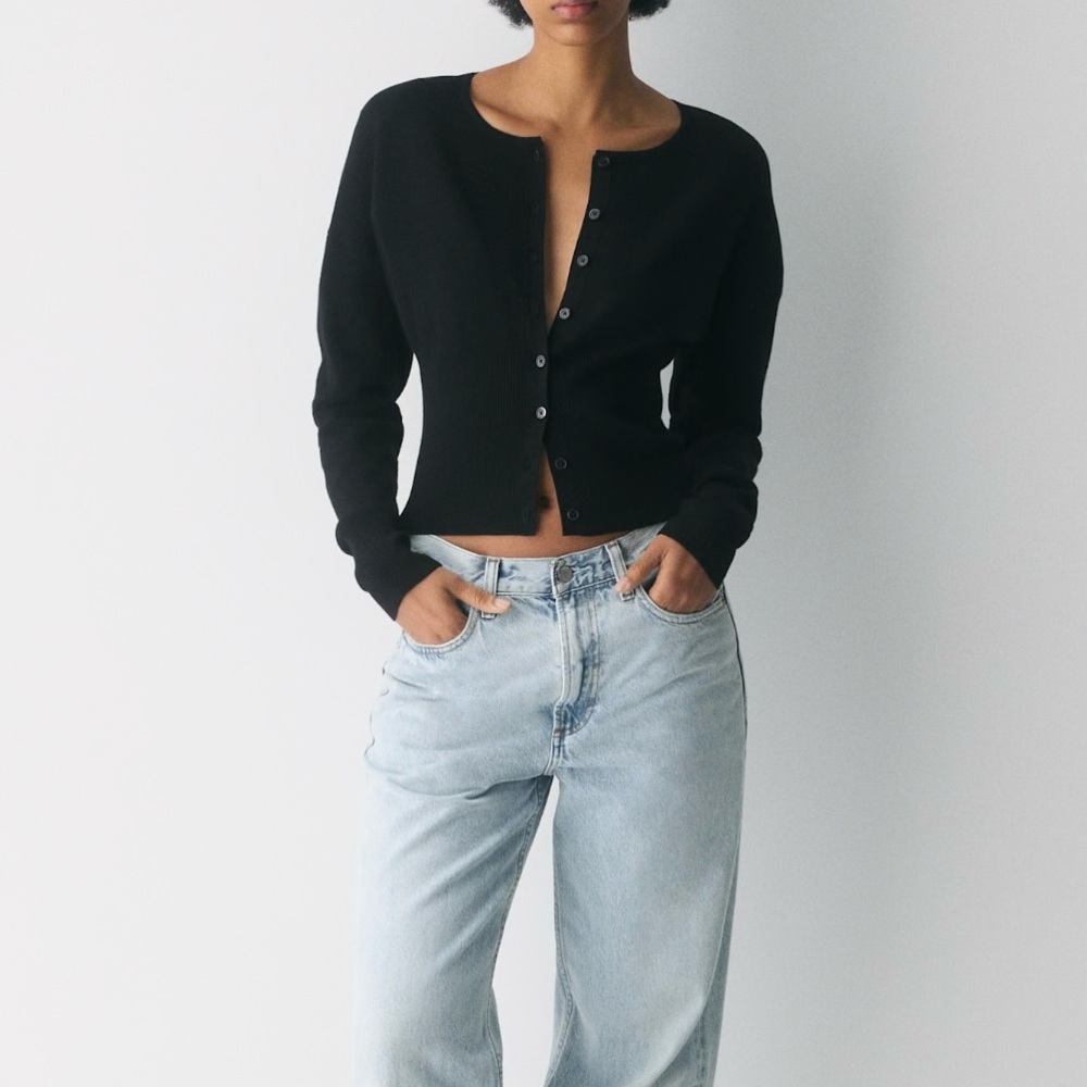 Aritzia GoLightly cardigan